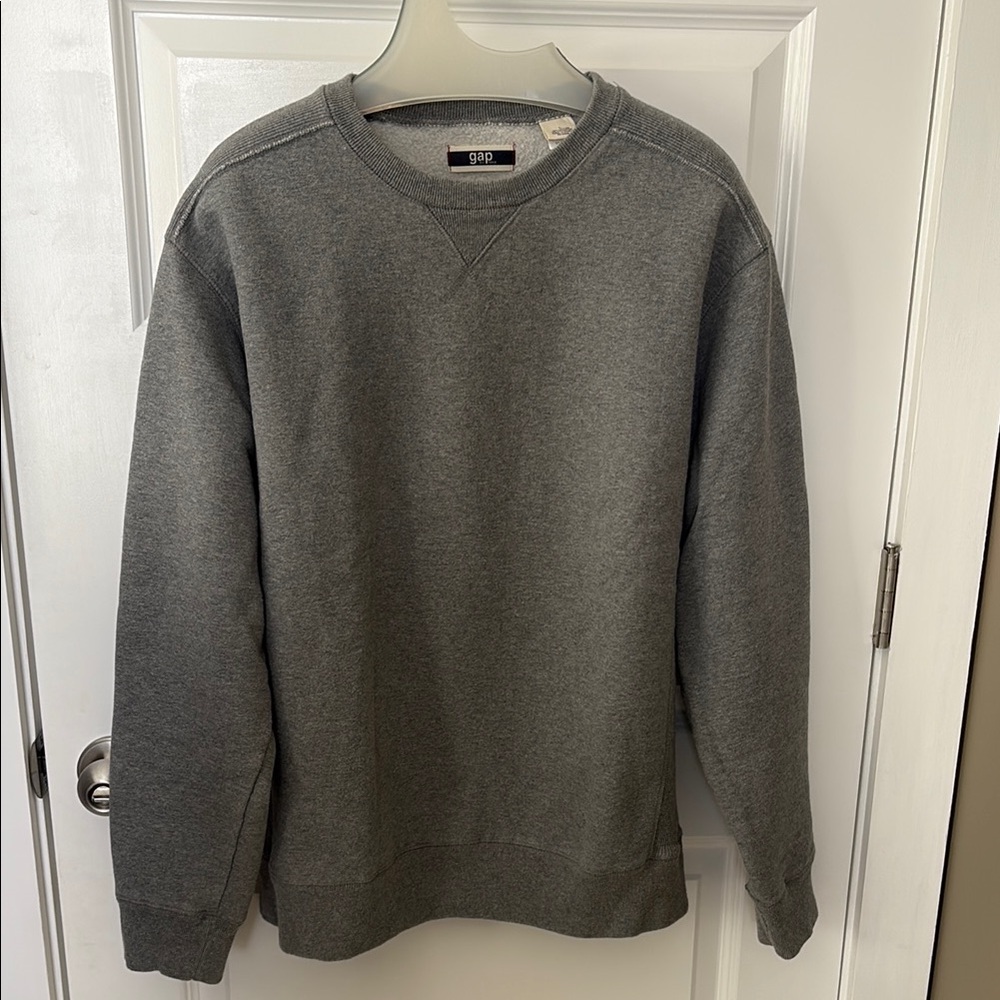 GAP Gray Crewneck Sweatshirt Classic Knit